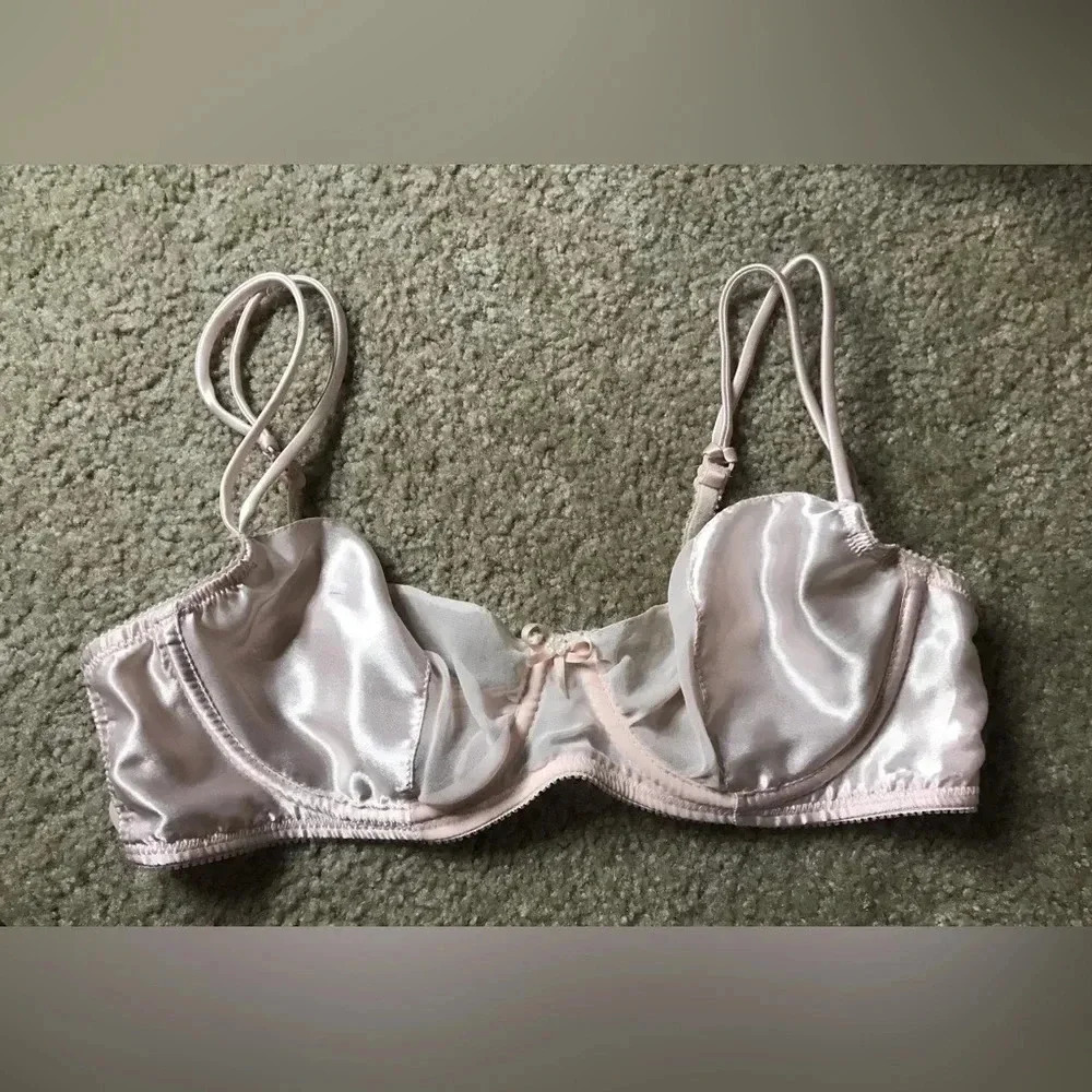Vintage 1980s Victoria’s Secret Pink Satin Bra Size 36B